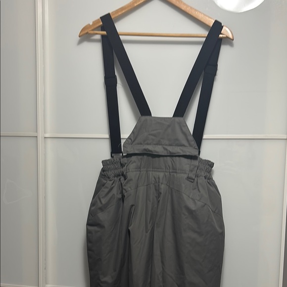 Warehouse Gray Ski & Snow Jacket Durable and Stylish - Picture 8 of 12